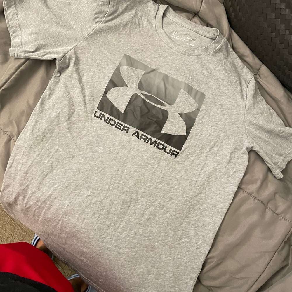 Under armour t shirts